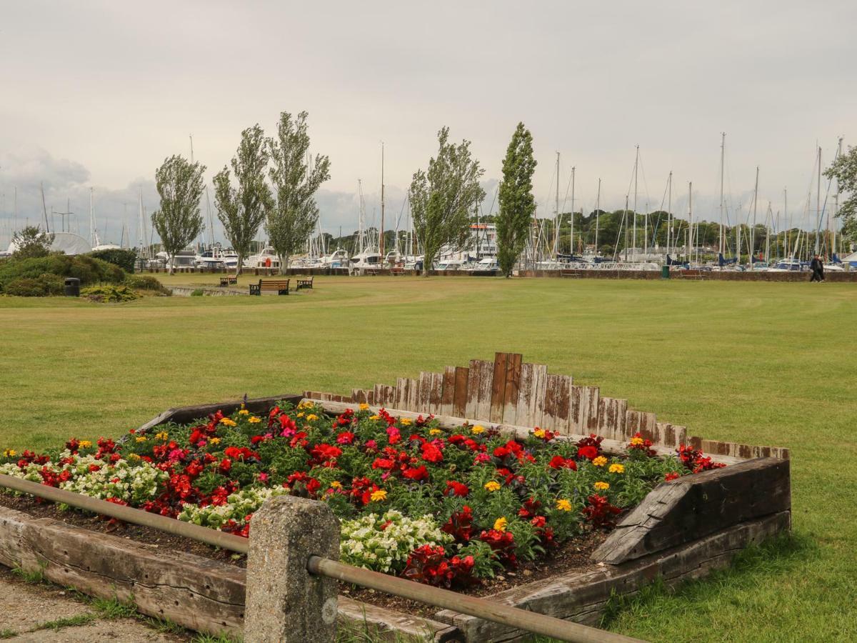 Number 7 Villa Lymington Dış mekan fotoğraf